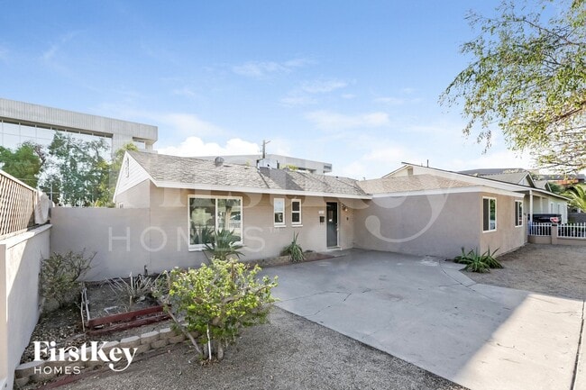 Building Photo - 5015 N 20th Ave