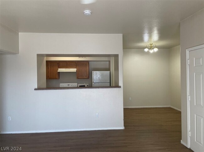 Foto del edificio - 7255 W Sunset Rd
