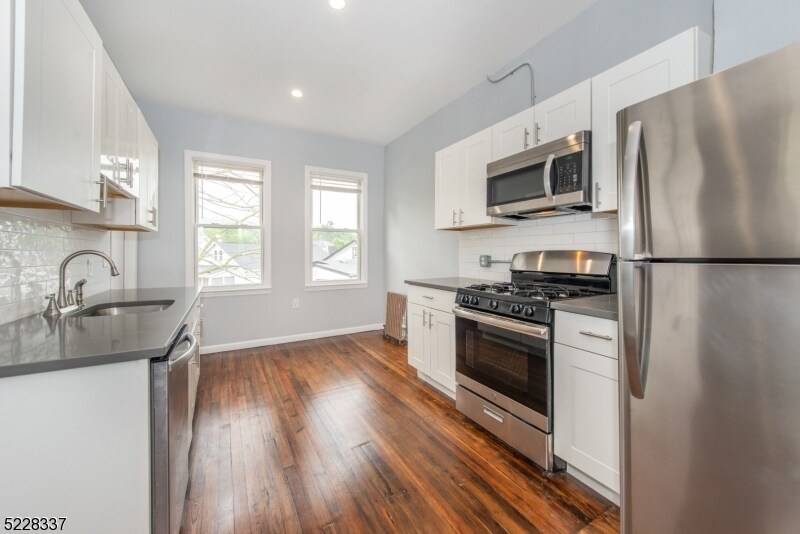 Foto principal - 69 Harrison Ave