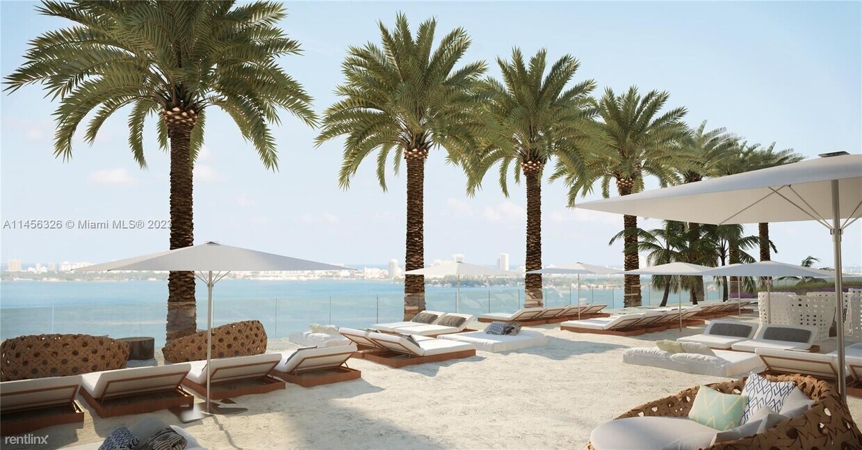 Building Photo - 3 br, 4 bath Condo - 2900 NE 7th Ave Unit ...