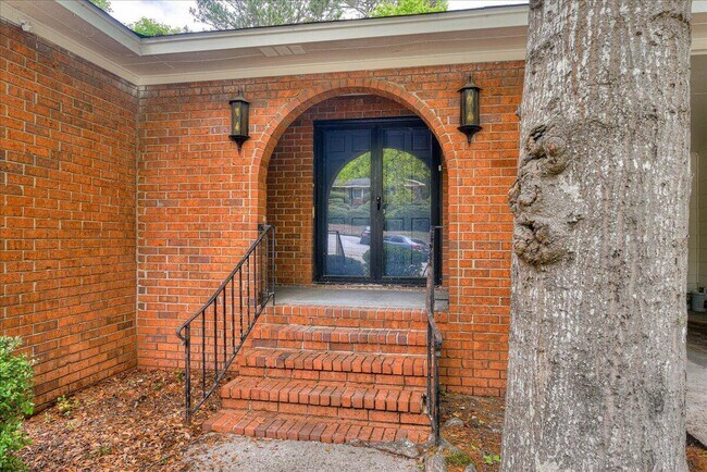 Foto del edificio - 2504 Stonehedge Ct