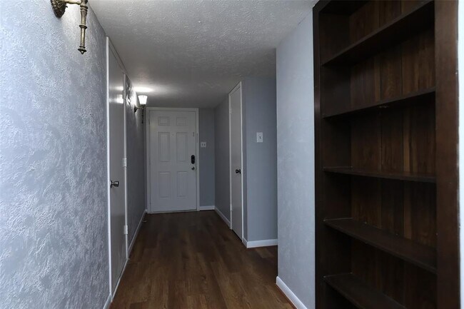 Building Photo - 3903 Coltwood Dr