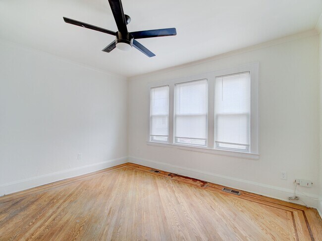 Foto del edificio - 97 La France Ave