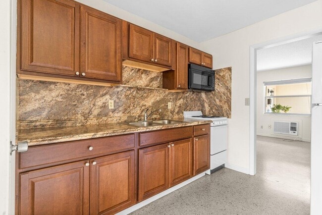 Foto del edificio - 751 Hummingbird Way