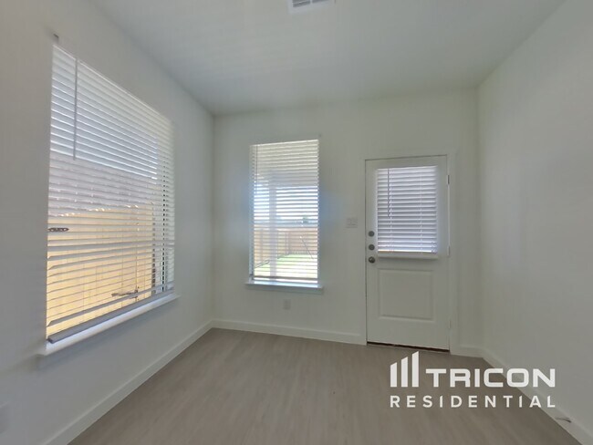 Foto del edificio - 2717 Brushy Lk Dr