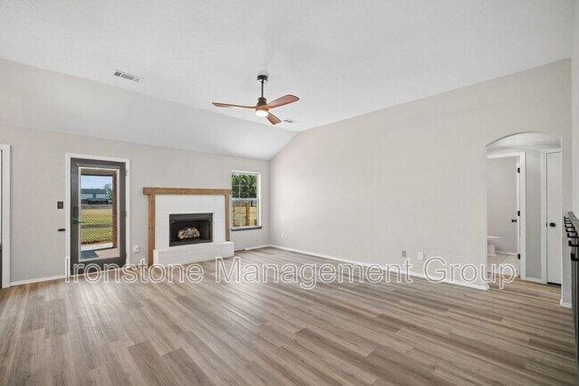 Foto del edificio - 11665 N 156th E Ave