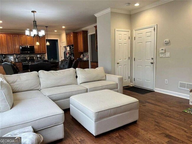 Building Photo - 615 Tammany Pointe