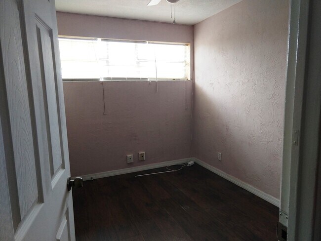 Foto del edificio - 735 Fairmount Rd