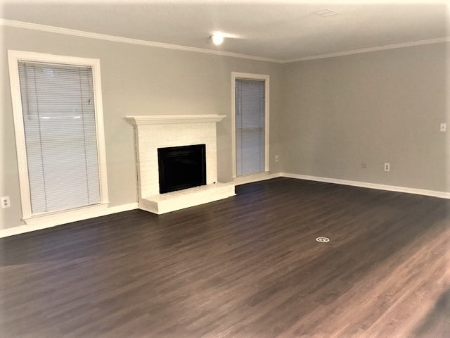 Living Room with FirePlace - 709 Abingdon Way NE