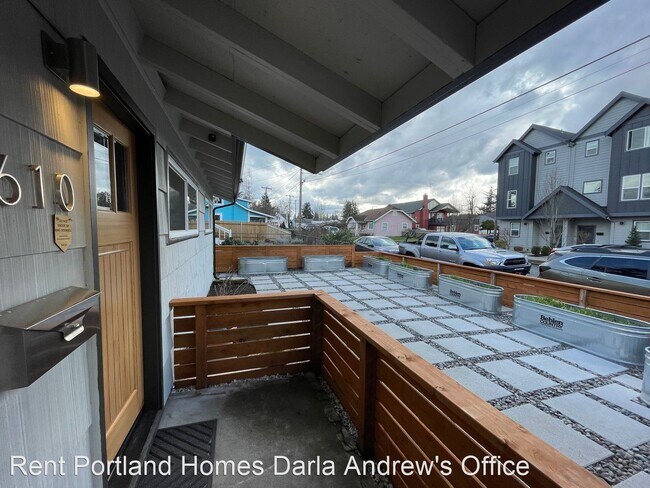 Foto del edificio - 2 br, 2 bath House - 610 NE 92nd Ave
