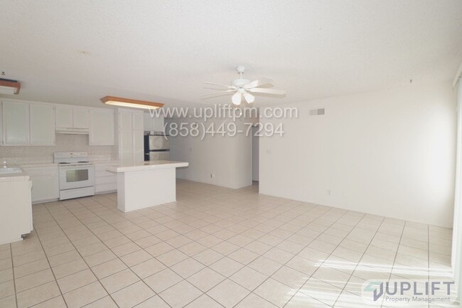 Foto del edificio - Spacious 4 Bedroom Home in Prime Mira Mesa...