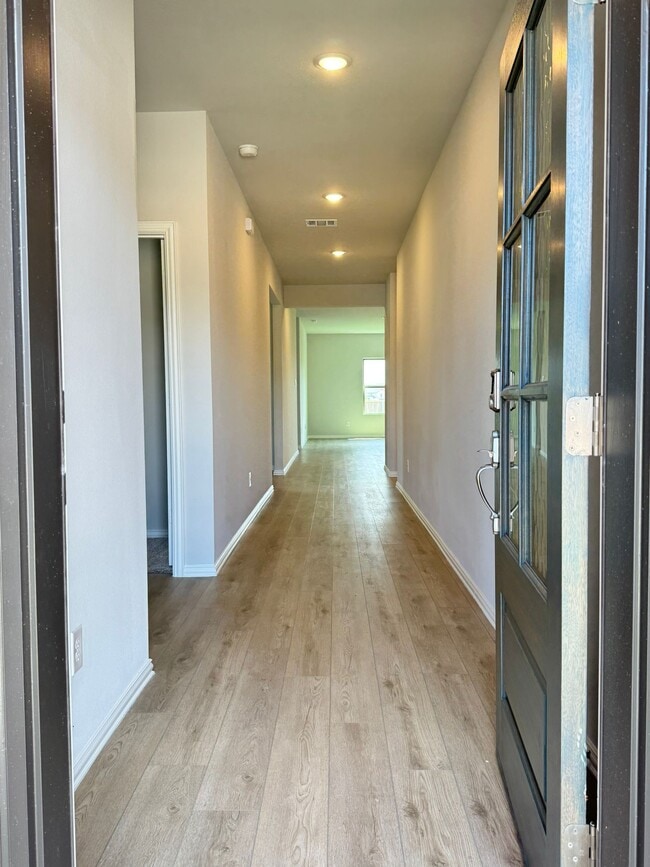 Foto del edificio - 3500 Kingdom Dr