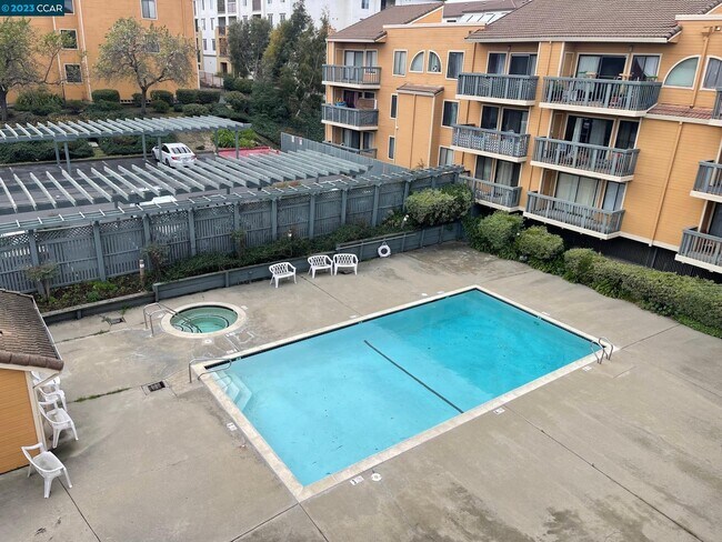 Foto del edificio - 13700 San Pablo Ave