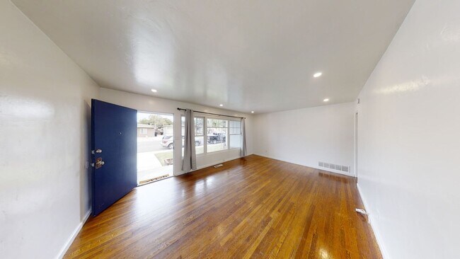 Building Photo - 6244 Mary Ln Dr