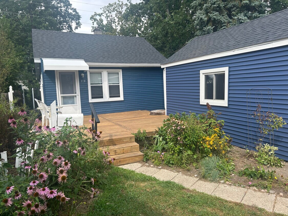 Foto principal - 719 Hawthorn Ave