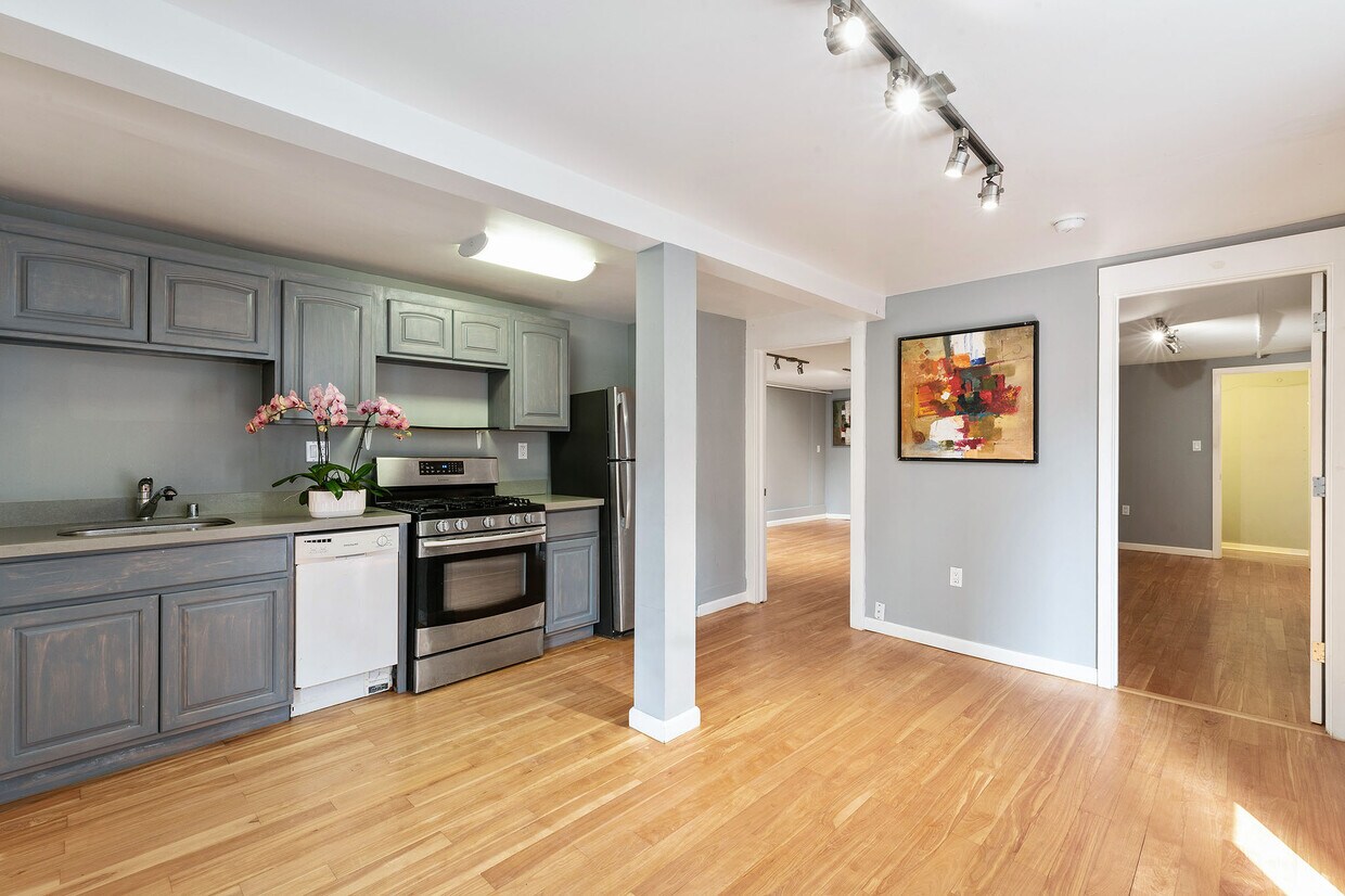 Primary Photo - 439 Broderick St