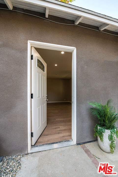 Building Photo - 841 Wilcox Ave