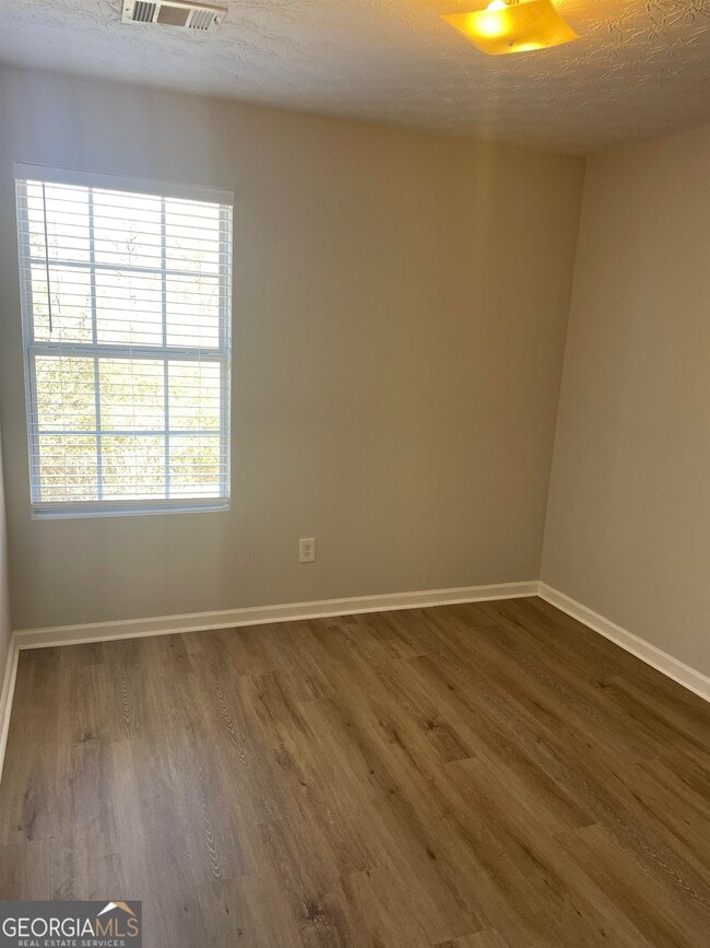 Building Photo - 1550 Labonte Pkwy