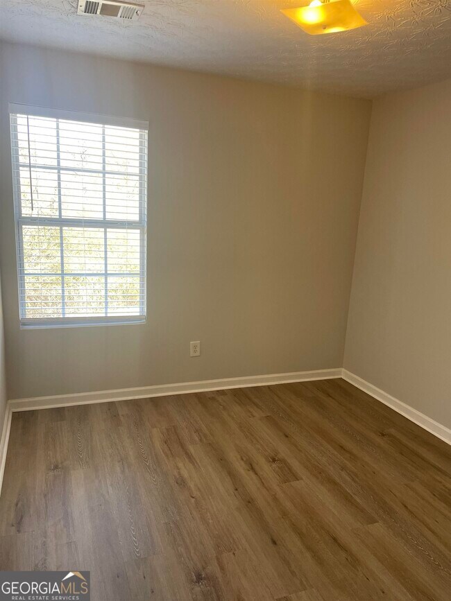 Foto del edificio - 1550 Labonte Pkwy