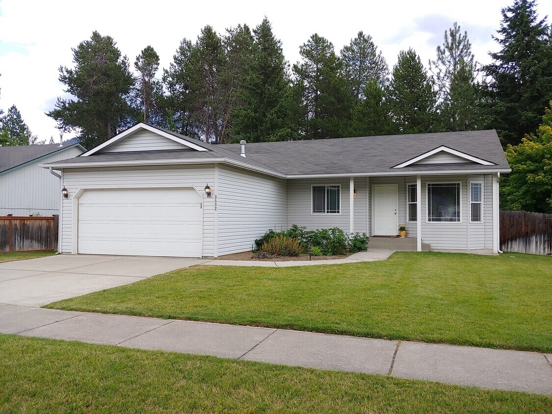Foto principal - "Fully Furnished Single-level Home!"