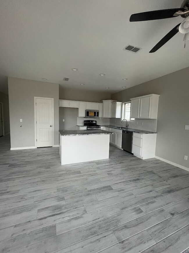 Building Photo - 3349 Cherri Ave