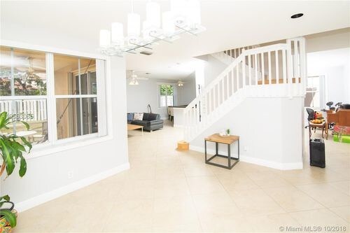 Foto del edificio - 696 Willow Bend Rd
