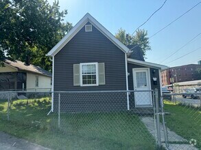 Building Photo - 1303 E Murden St