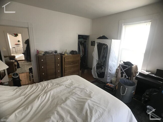 Foto del edificio - 1 br, 1 bath Duplex - 25 Pratt St # 101 1