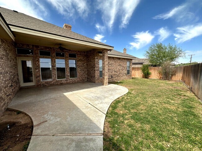Foto del edificio - 401 Springwood Ct