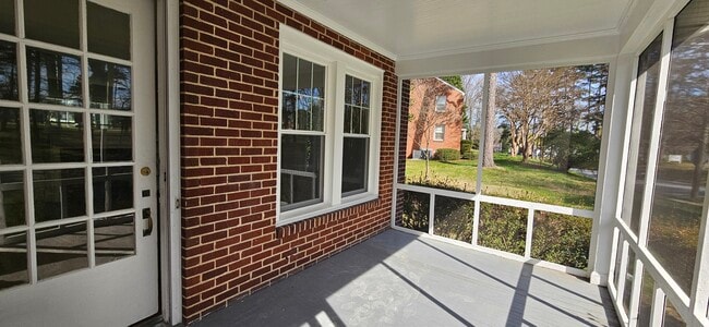 Screened porch entrance - 2818 Masonic Dr