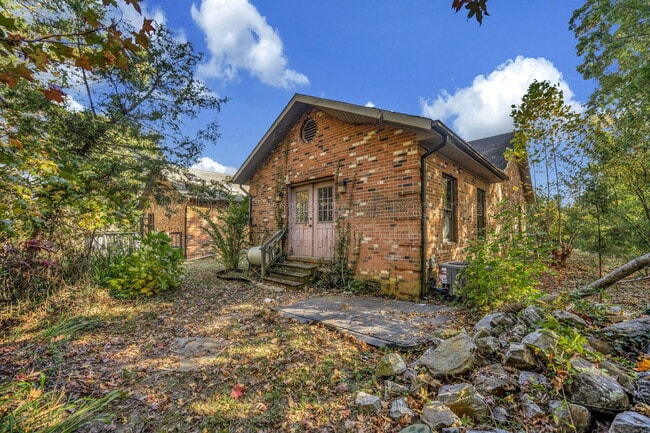Building Photo - 6709 Marye Rd