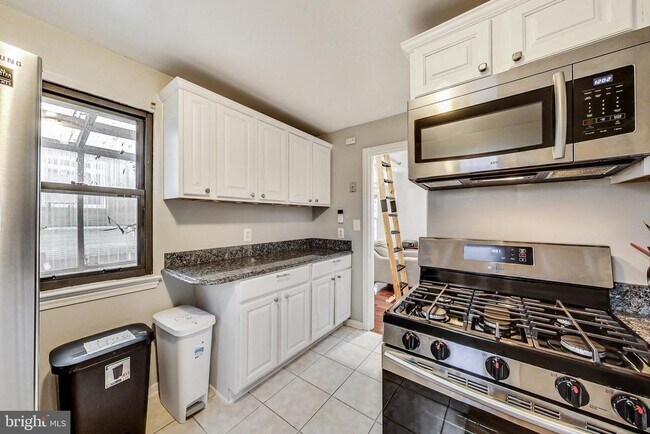 Foto del edificio - 6711 Conway Ave