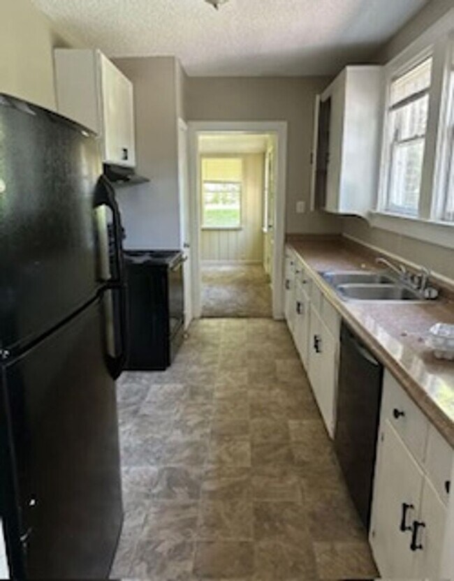 Foto del edificio - 3 Bed, 2 Bath Home Near Downtown Columbia!