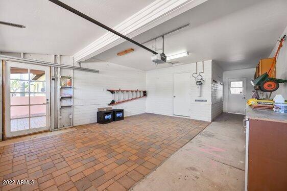 Foto del edificio - 219 W Alice Ave