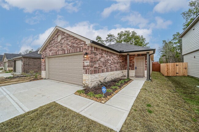 Building Photo - 1903 Brushy Cedar Ct