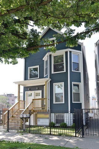 Frente - 3625 W Oakdale Ave