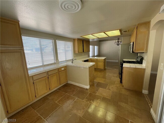 Building Photo - 4613 Plano Dr