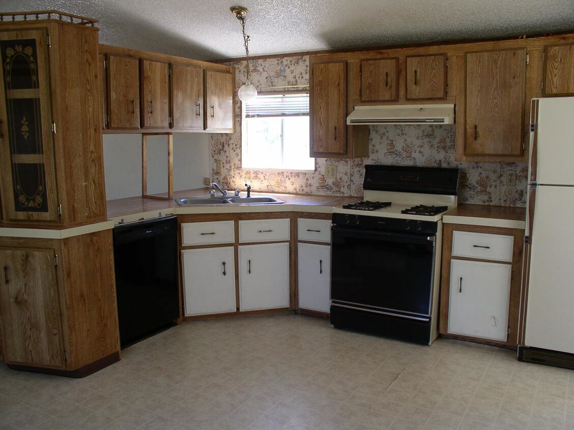 Building Photo - 8128 E Dana Dr