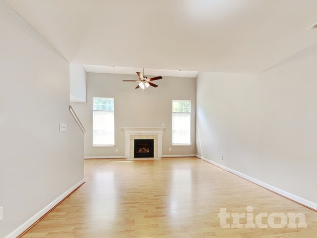 Building Photo - 619 Overlook Rd