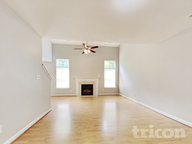 Foto del edificio - 619 Overlook Rd