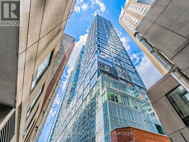 Photo du bâtiment - 15-415 Mercer St