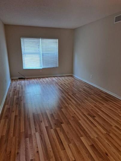 Foto principal - 872 Deerwood Ln