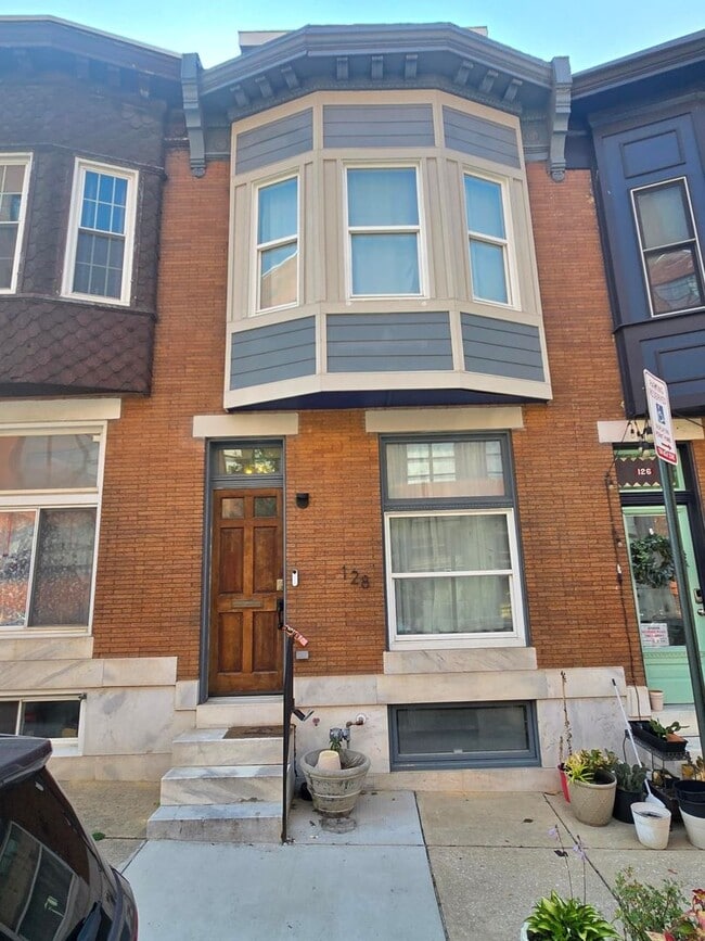 Building Photo - 128 S Ellwood Ave