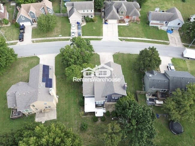 Building Photo - 13310 Crystal Ave
