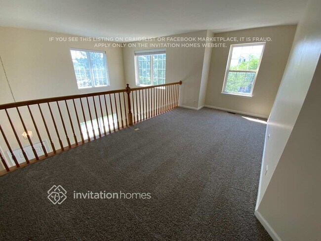 Building Photo - 2562 Hillsboro Blvd