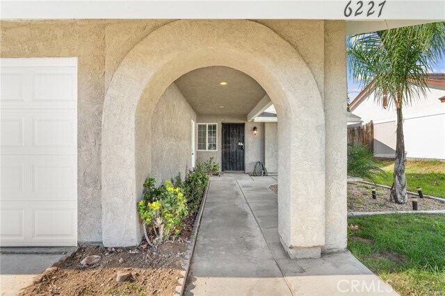 Foto del edificio - 6227 Cross River Dr