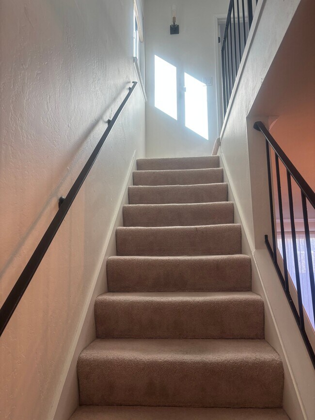 Foto del edificio - 1289 Maple Ct