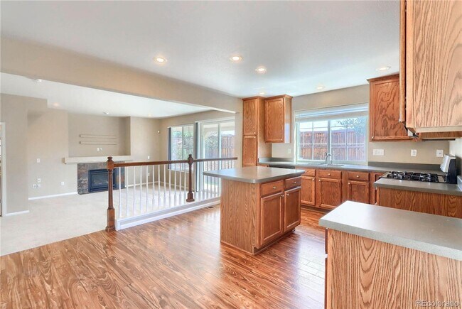 Foto del edificio - Gorgeous 4 bedroom in the highly sought af...