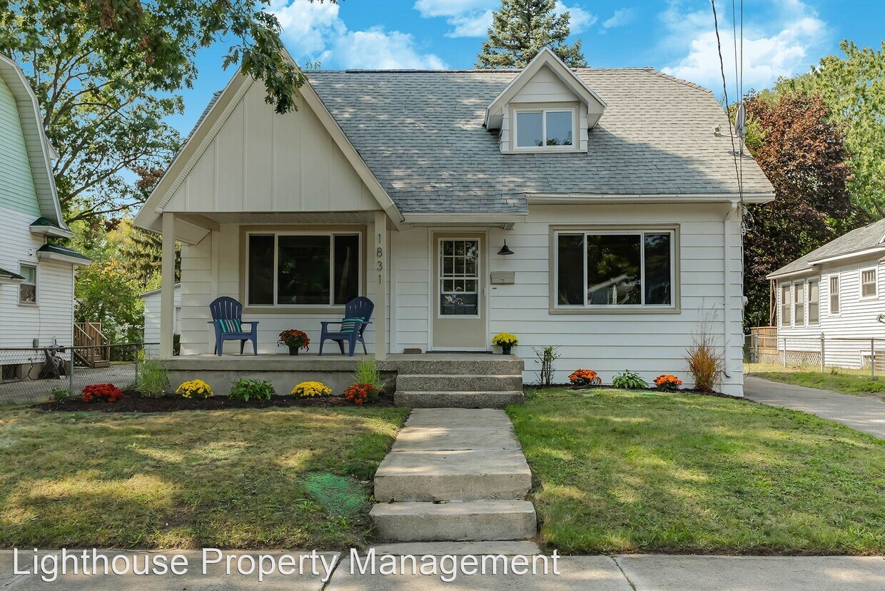 Foto principal - 3 br, 2 bath House - 1831 Newark Ave SE