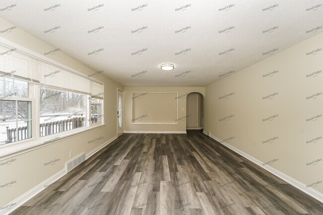Foto del edificio - 3463 Cottage Grove Rd